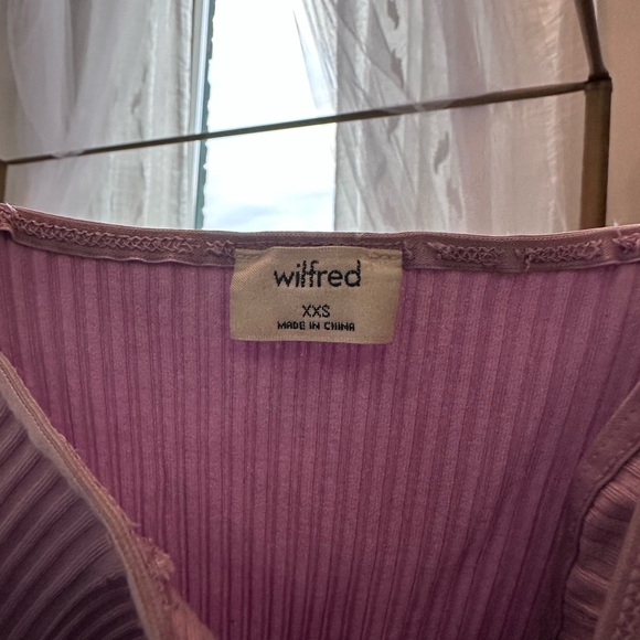 ARITZIA Lilac ribbed tank top - Picture 4 of 6